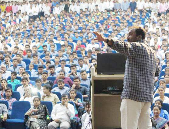 अब आप भी ले सकते हैं Super-30 में दाखिला, बदले ये नियम