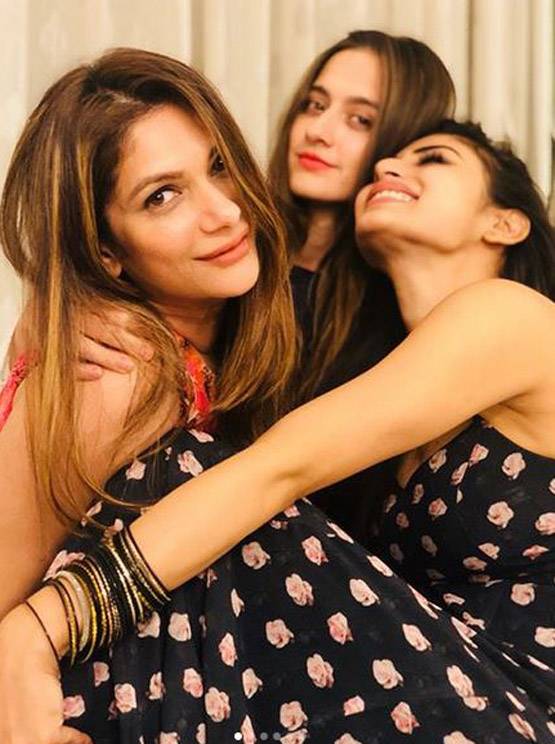 'नागिन' फेम मौनी रॉय ने बताया, कौन है उनका 'बेस्ट बॉय-फ्रेंड'?