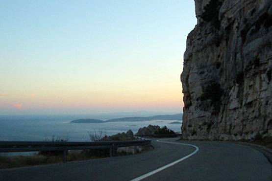 ये हैं दुनिया की 10 सबसे खतरनाक सड़कें, थम जाती हैं सांसें