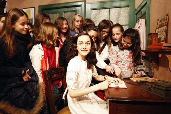 वर्ल्ड वॉर 2 के बाद फेमस हुई थी ऐन फ्रैंक की डायरी, लिखा था ये सब