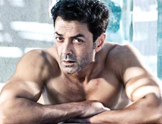 Race 3 के ये डायलॉग्स ना दिल में उतरते हैं और ना ही समझ में आते हैं