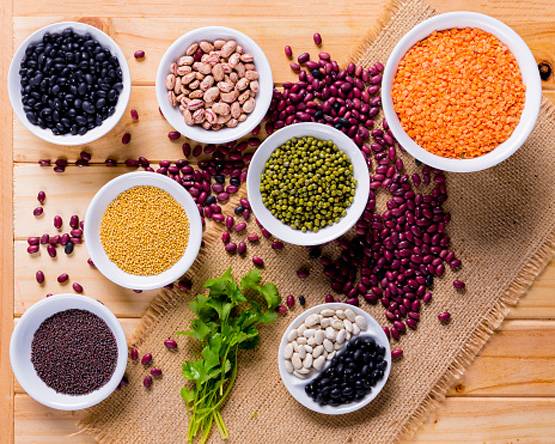 बालों की सेहत के लिए हर किसी को खानी चाहिए ये चीजें