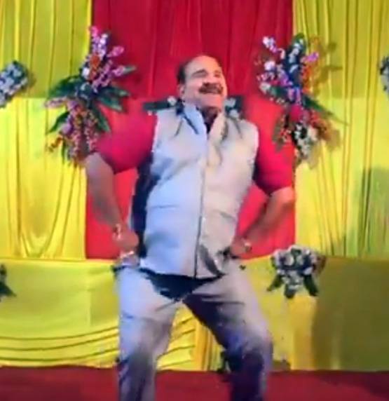 जानें- कॉलेज में कैसे प्रोफेसर हैं 'डांसर अंकल' संजीव श्रीवास्तव