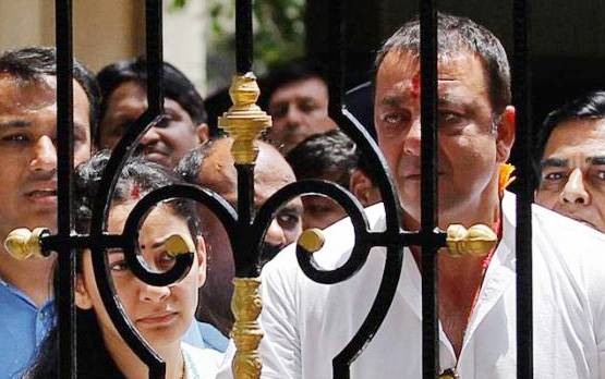 जब संजू को बचाने बाल ठाकरे के दर पहुंचे सुनील दत्त, हो गए थे भावुक