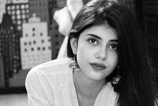 PHOTOS: कौन हैं सुशांत की ये नई हीरोइन? रॉकस्टार में आ चुकीं नजर