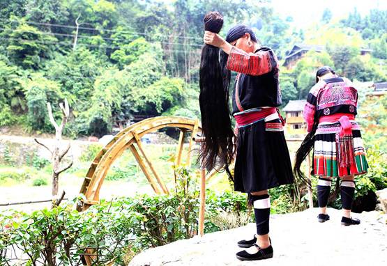 चीन के इस गांव में महिलाओं के 2 मीटर लंबे बाल, ये है राज!