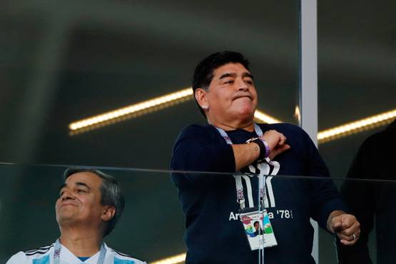 FIFA 2018: अर्जेंटीना की जीत के जश्न में डूबे माराडोना, PHOTOS