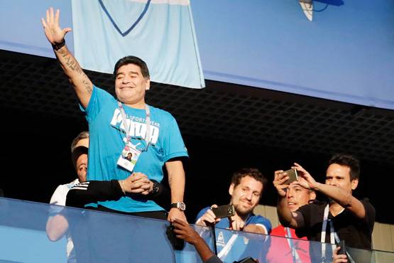 FIFA 2018: अर्जेंटीना की जीत के जश्न में डूबे माराडोना, PHOTOS