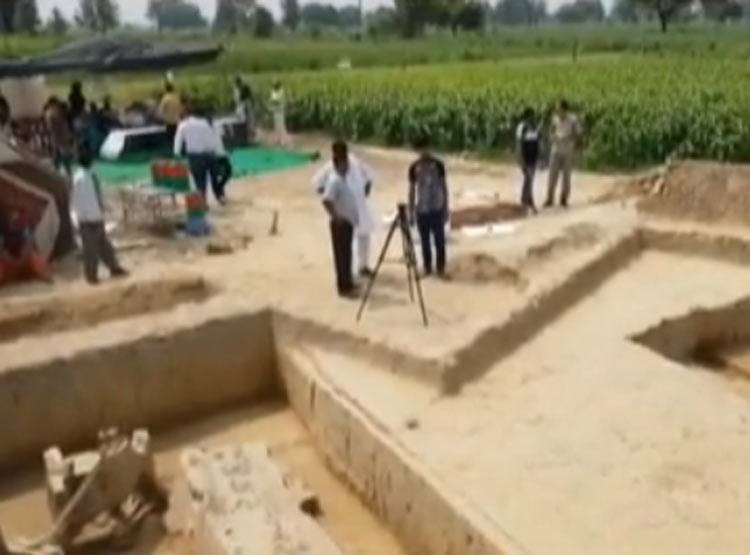 खुदाई में मिले 4000 साल पुराने रथ-मुकुट, क्या है महाभारत से ताल्लुक?