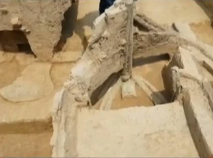 खुदाई में मिले 4000 साल पुराने रथ-मुकुट, क्या है महाभारत से ताल्लुक?