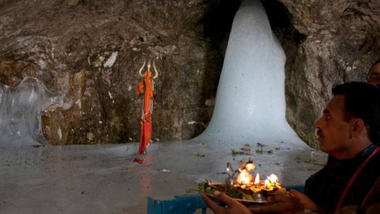 जानें, क्या है अमरनाथ यात्रा का महत्व और बर्फ की शिवलिंग का रहस्य