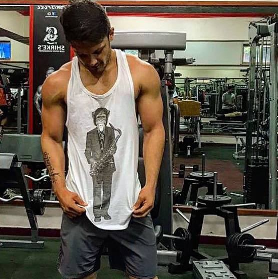 बिग बॉस कंटेस्टेंट को पब में एंट्री से रोका, क्या है गैंगस्टर कनेक्शन?