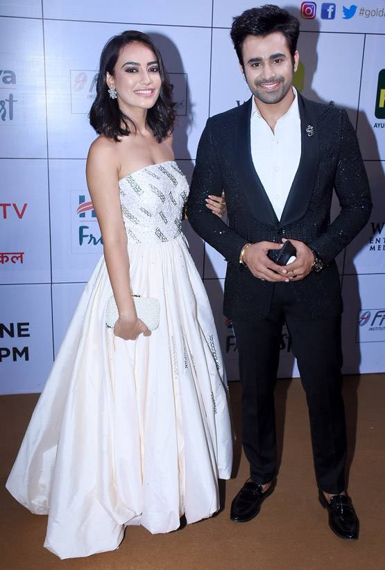 Gold Awards में द‍िखा टीवी की फेमस बहुओं का ग्लैमरस लुक