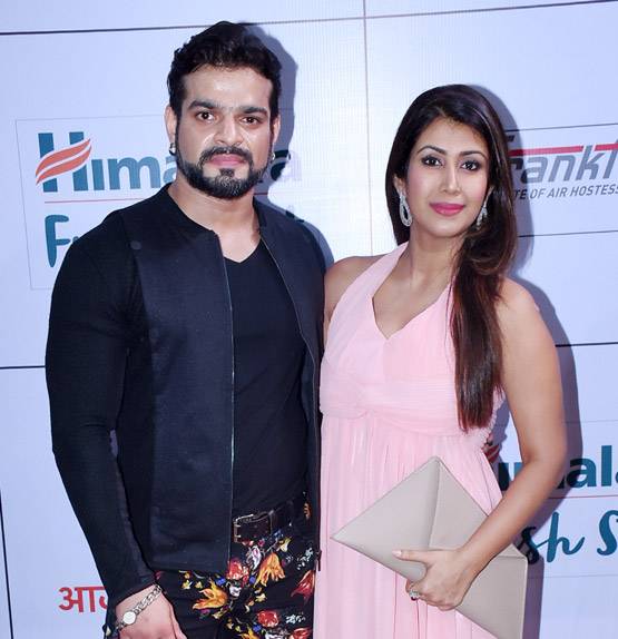 Gold Awards में द‍िखा टीवी की फेमस बहुओं का ग्लैमरस लुक