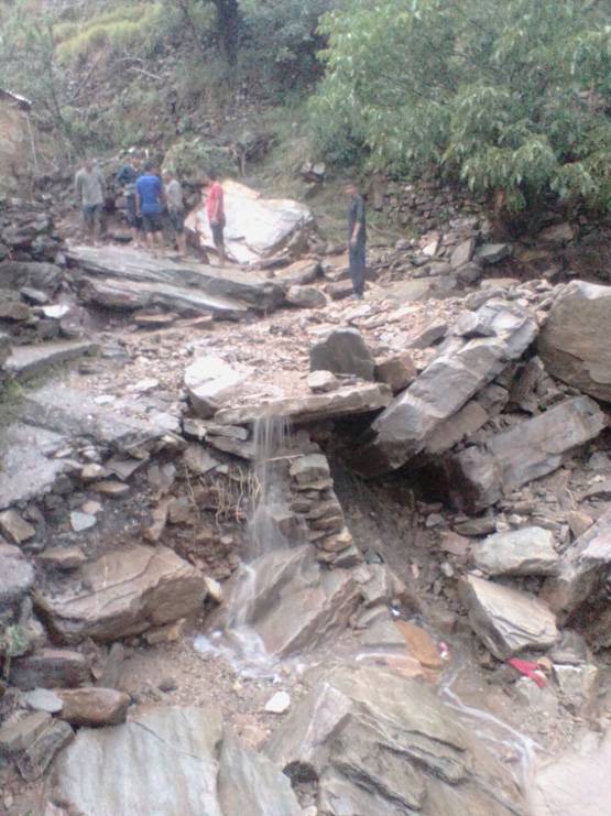 उत्‍तराखंड में बादल फटे, दिल्‍ली-यूपी में आंधी का कहर, 3 की मौत