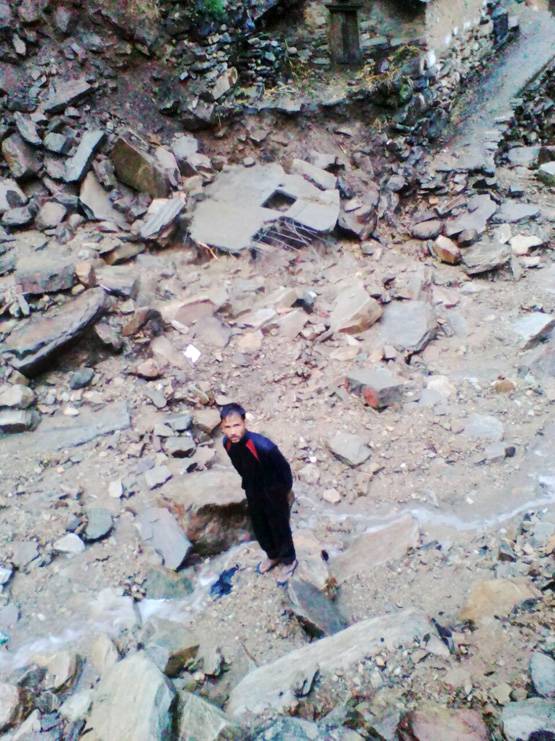 उत्‍तराखंड में बादल फटे, दिल्‍ली-यूपी में आंधी का कहर, 3 की मौत