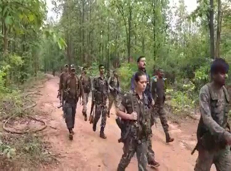 इस IPS कपल से खौफ खाते हैं नक्सली, जंगलों में कर रहे हैं खात्मा