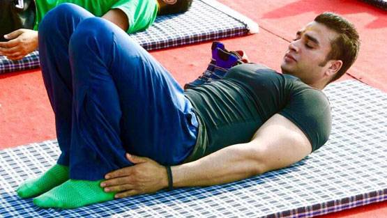 इस IPS अफसर पर दिल हारी लड़की, पंजाब से भागकर मिलने पहुंची