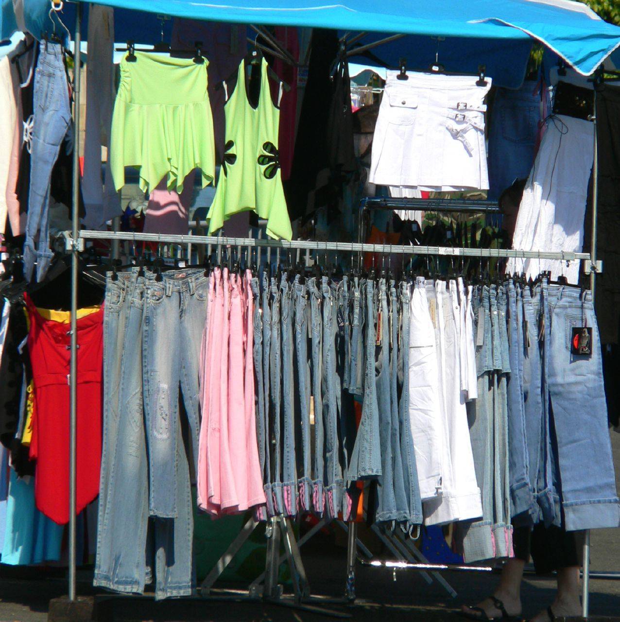 स्वदेशी सिम और वॉट्सऐप के बाद अब आएगी पतंजलि की स्वदेशी जींस