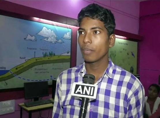 JEE: हर रोज 40 रुपये कमाते हैं पिता, बेटे ने हासिल किए 90% नंबर