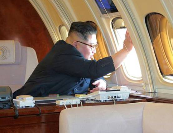 चीन की फ्लाइट से सिंगापुर पहुंचे किम, मीटिंग पर 100 करोड़ खर्च