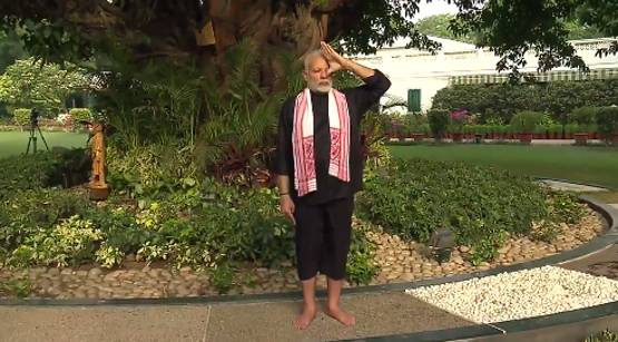 PM मोदी ने पूरा किया फिटनेस चैलेंज, ऐसी होती है उनकी दिनचर्या