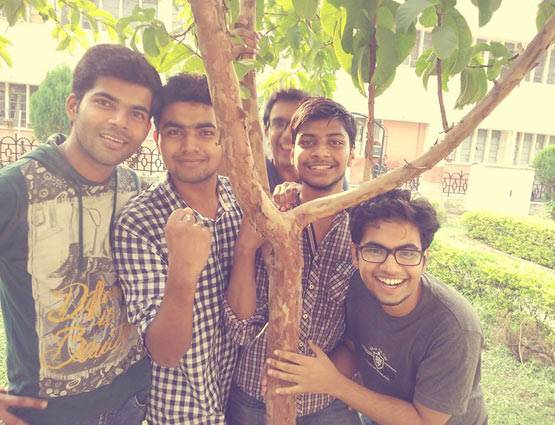 पटना के आदर्श को गूगल में मिली नौकरी, सैलरी है 1 करोड़ रुपये