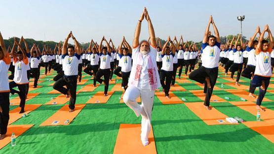 कुर्ते के बाद अब छाया मोदी का गमछा स्टाइल, हो रही चर्चा