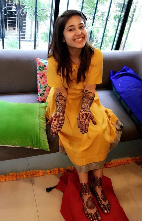 एक और एक्ट्रेस कर रही शादी, मेहंदी में यूं बताई अपनी लव स्टोरी