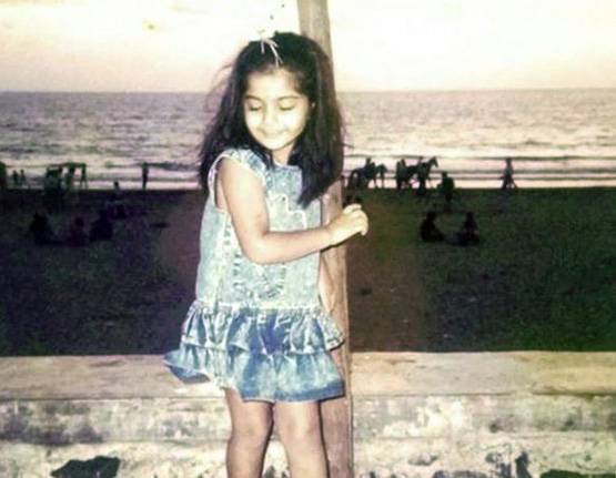 बचपन में कुछ ऐसी थीं सोनम कपूर, देखें Unseen Photos