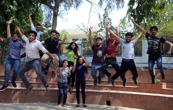 इन 7 विभाग में सरकारी नौकरी पाने का मौका, 12वीं पास भी करें अप्लाई