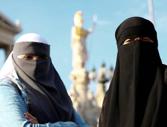 नीदरलैंड में बुर्का हुआ BAN, स्विटजरलैंड में होगा जनमत संग्रह