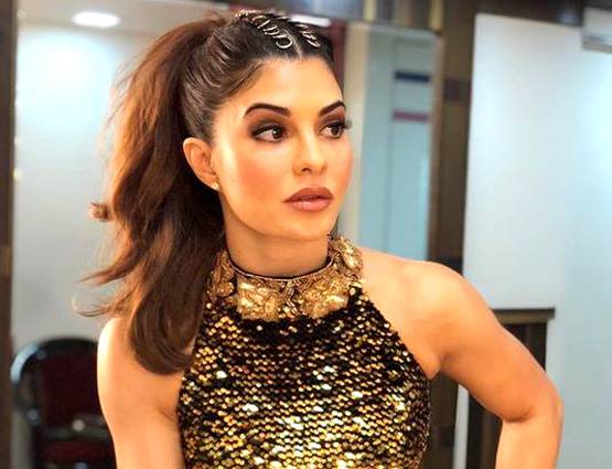 उर्दू सीख रही हैं जैकलीन, सलमान के पापा देते हैं ये सलाह