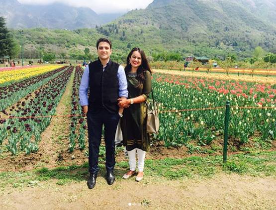 IAS टीना डाबी ने पहनी लुंगी, पति अतहर संग किया डांस