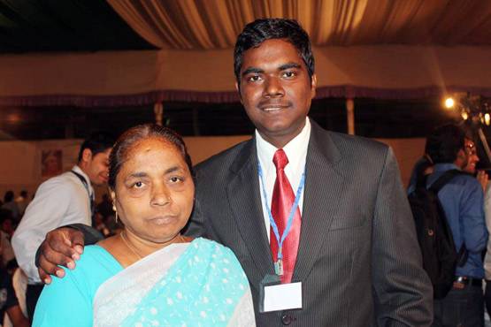 मिलिए इस IAS से, कभी गरीबी में बनाना पड़ा था साइकिल का पंक्चर