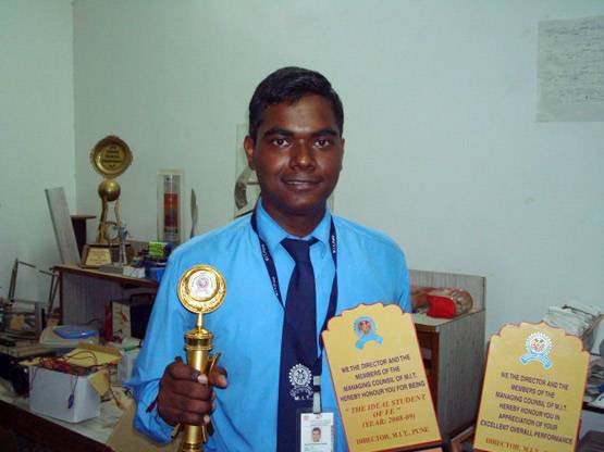 मिलिए इस IAS से, कभी गरीबी में बनाना पड़ा था साइकिल का पंक्चर