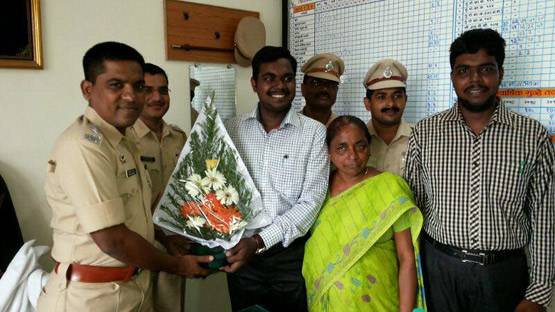 मिलिए इस IAS से, कभी गरीबी में बनाना पड़ा था साइकिल का पंक्चर