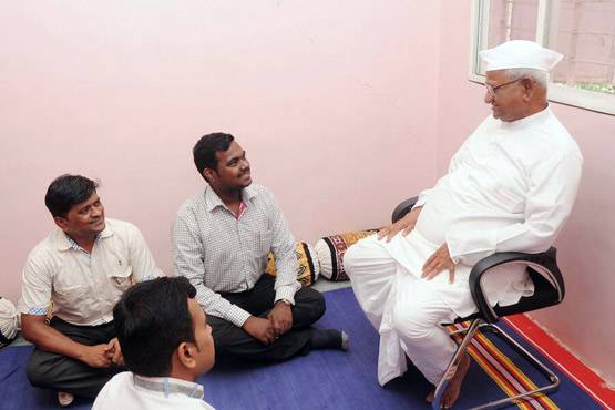 मिलिए इस IAS से, कभी गरीबी में बनाना पड़ा था साइकिल का पंक्चर