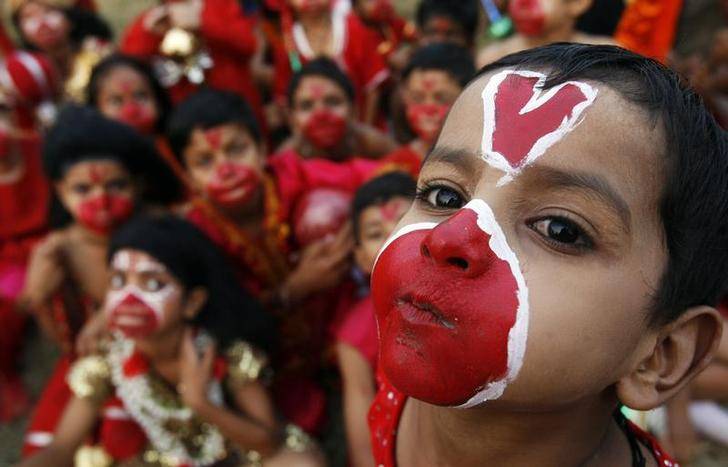 मुस्‍ल‍िम महिला ने उर्दू में लिखी रामायण, कहा- अच्‍छी बातें सब जानें