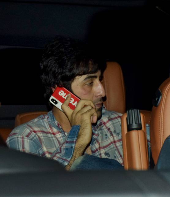 देर रात आलिया के घर पहुंचे रणबीर, महेश भट्ट भी दिखे साथ