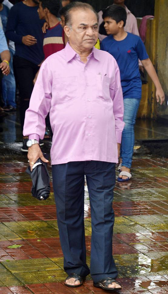 Photos: डॉ. हाथी को आखि‍री विदाई देने पहुंचे टीवी के ये सितारे