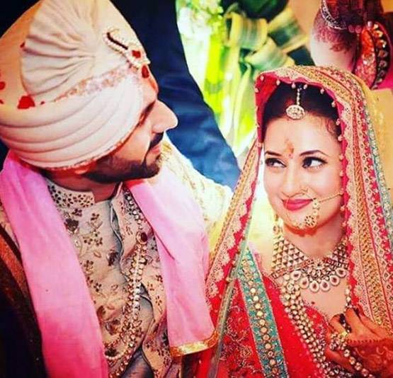 2 साल पहले हुई थी दिव्यांका-विवेक की ड्रीम वेड‍िंग, यहां देखें PHOTOS