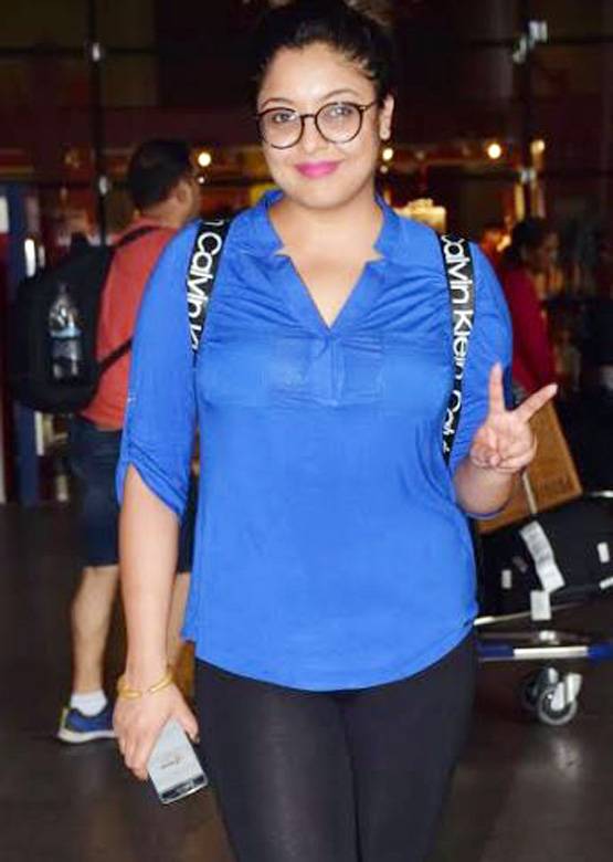 2 साल बाद मुंबई लौटीं तनुश्री का बदला Look, अब दिखती हैं ऐसी