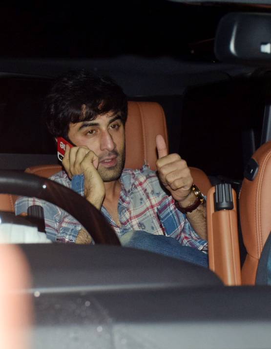 देर रात आलिया के घर पहुंचे रणबीर, महेश भट्ट भी दिखे साथ