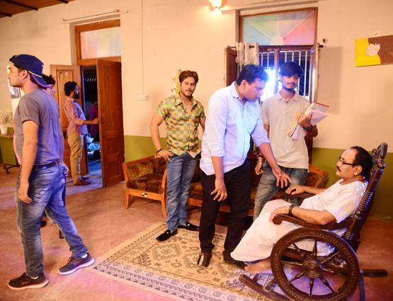 भोजपुरी फिल्मों में फिर धूम मचाएंगे ये IAS अफसर, पसंद है कॉमेडी