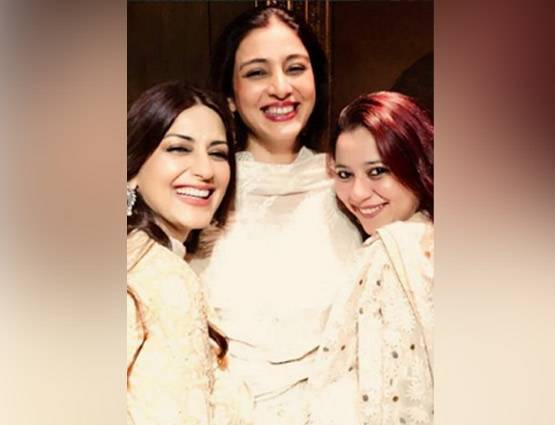 10 तस्वीरें: देखें बेटे-परिवार संग कैसे वक्त बिताती हैं सोनाली बेंद्रे