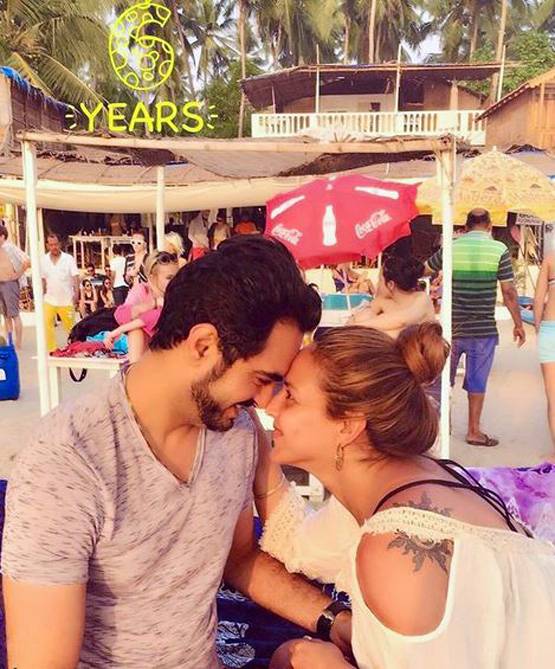 मां हेमा मालिनी और पति संग हॉलिडे पर ईशा देओल, देखें photos