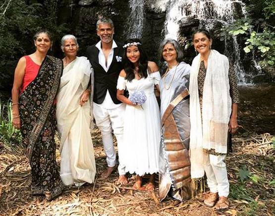 मिलिंद ने अंकिता से फिर की शादी, स्पेन में की barefoot वेडिंग