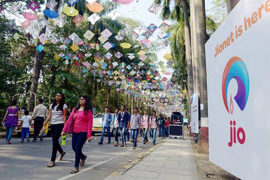 Jio इंस्टीट्यूट में कर सकेंगे ये कोर्सेज, ऐसे मिलेगी स्कॉलरशिप