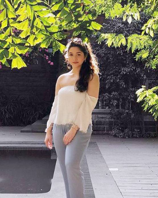 सचिन तेंदुलकर की बेटी सारा की तस्वीरें सोशल मीडिया पर वायरल